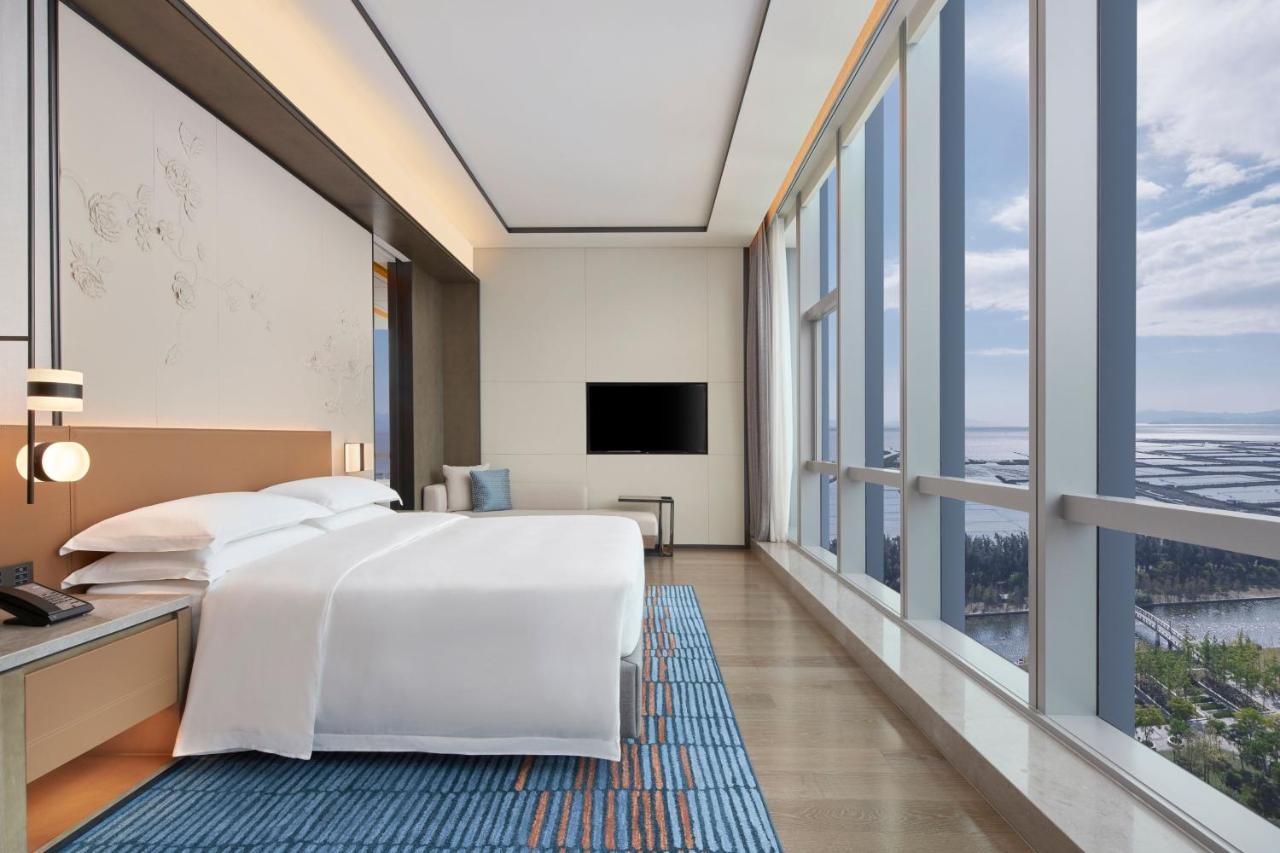 Courtyard By Marriott Wenzhou Yueqing Hotel Bagian luar foto